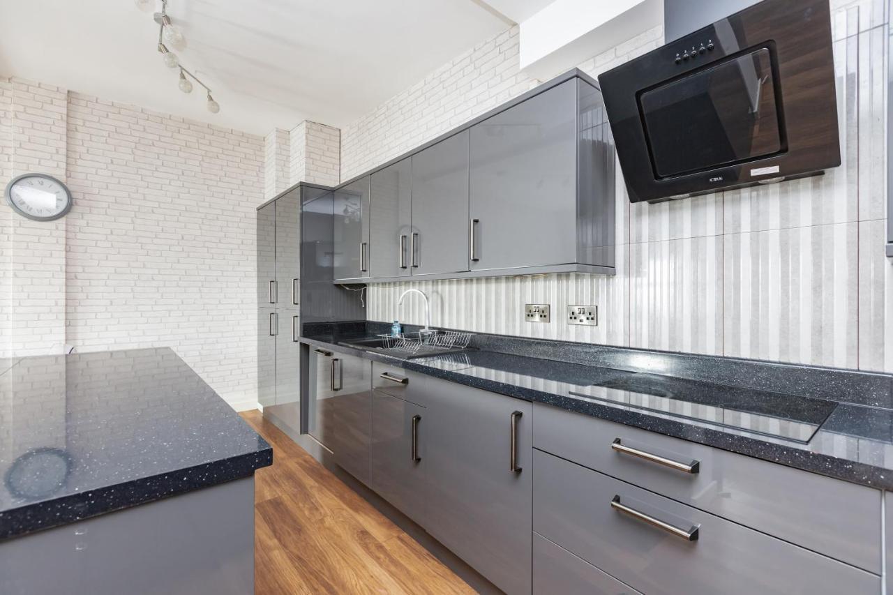 Manhattan Heights Apartment Maidstone Bagian luar foto