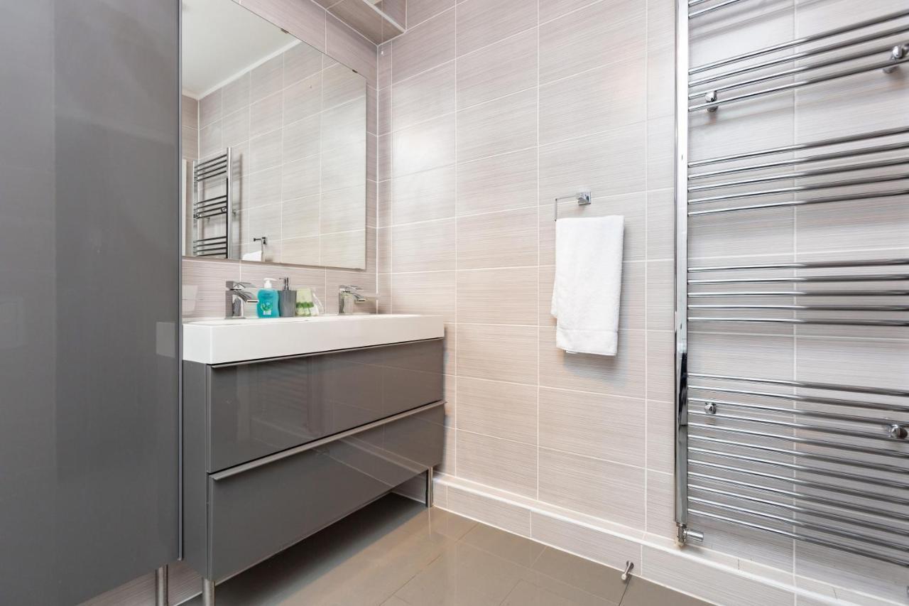 Manhattan Heights Apartment Maidstone Bagian luar foto
