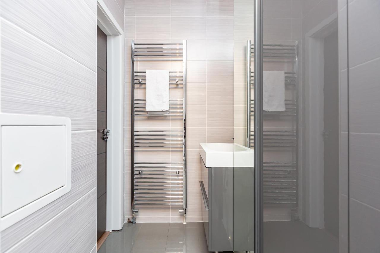 Manhattan Heights Apartment Maidstone Bagian luar foto