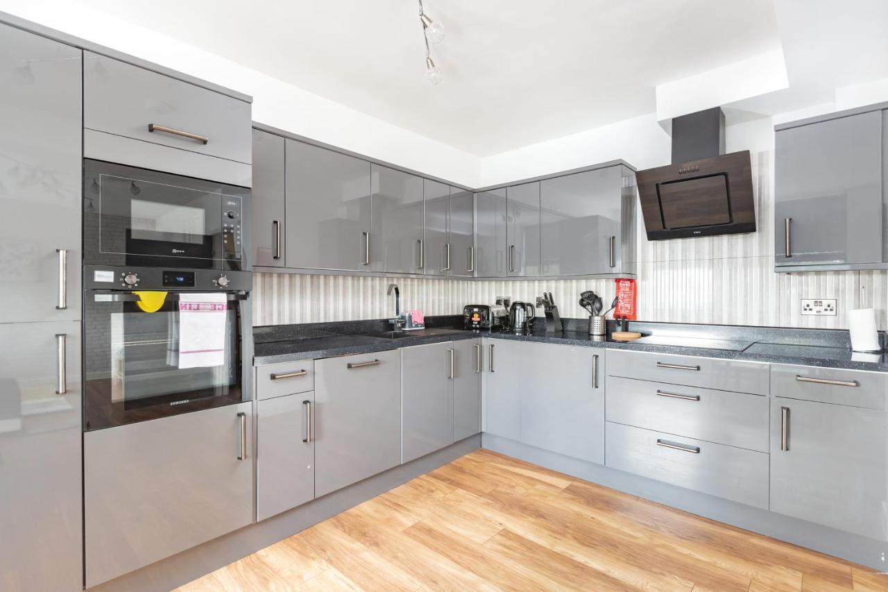 Manhattan Heights Apartment Maidstone Bagian luar foto