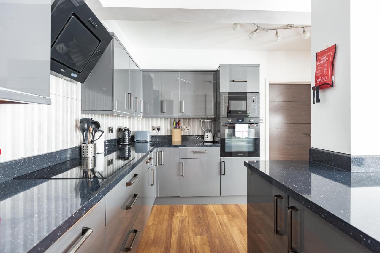 Manhattan Heights Apartment Maidstone Bagian luar foto